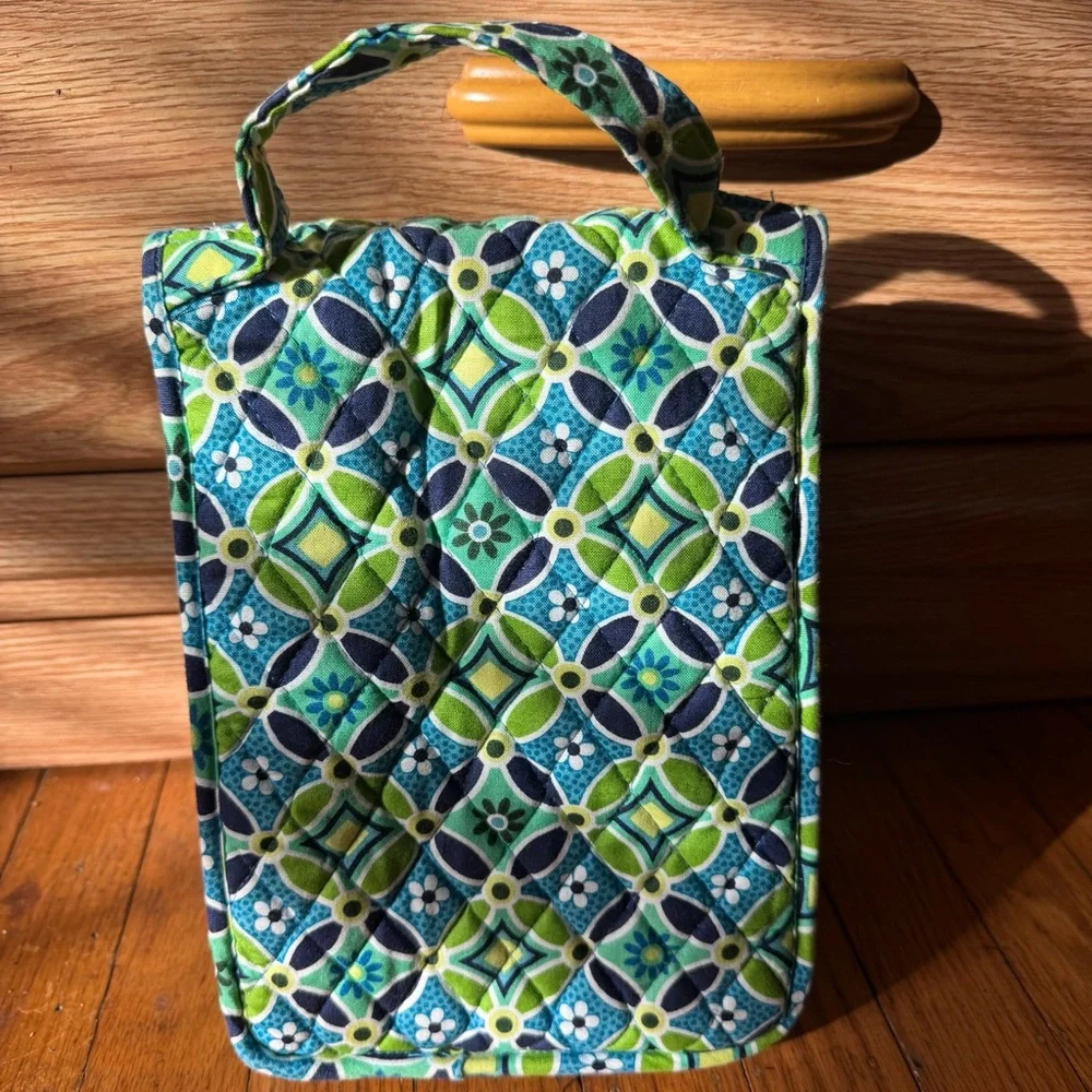 Vera Bradley Quilted Velcro Lunch Bag - Picture 9 of 11